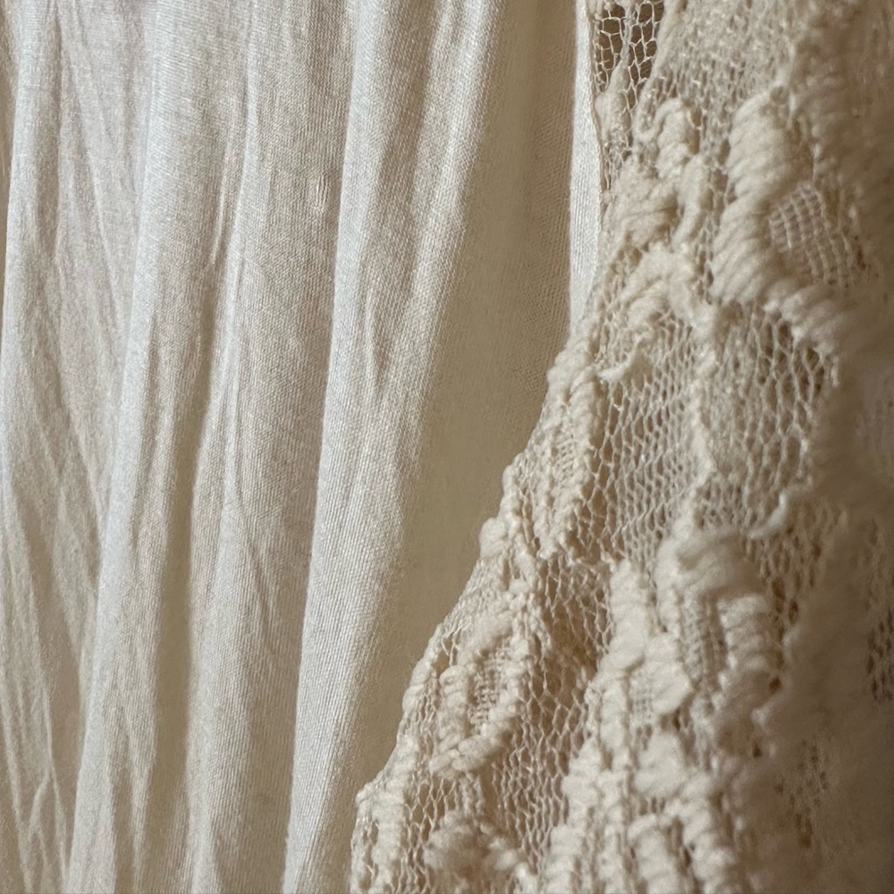 Böhme•lace shoulder crew neck top•size large•3/4 bell sleeve•rayon•ivory/cream - Picture 12 of 13